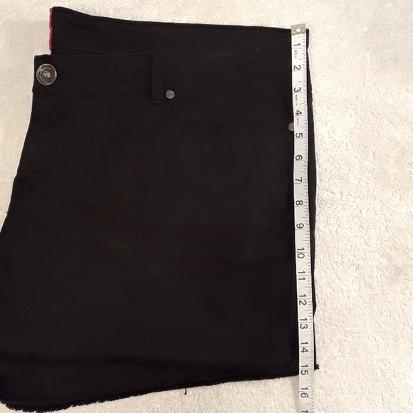 Torrid (Stretch) Black Jean Shorts. Women's Plus Size: 26 - Picture 7 of 8